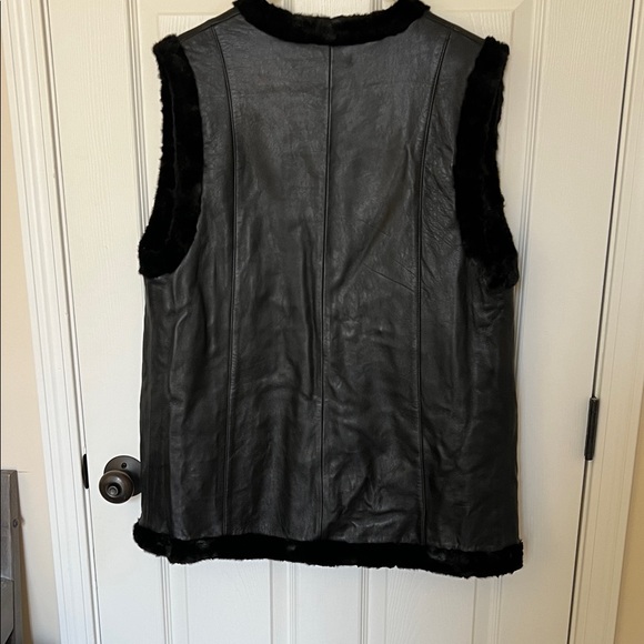 Black Leather Sleeveless Jacket - Picture 6 of 7